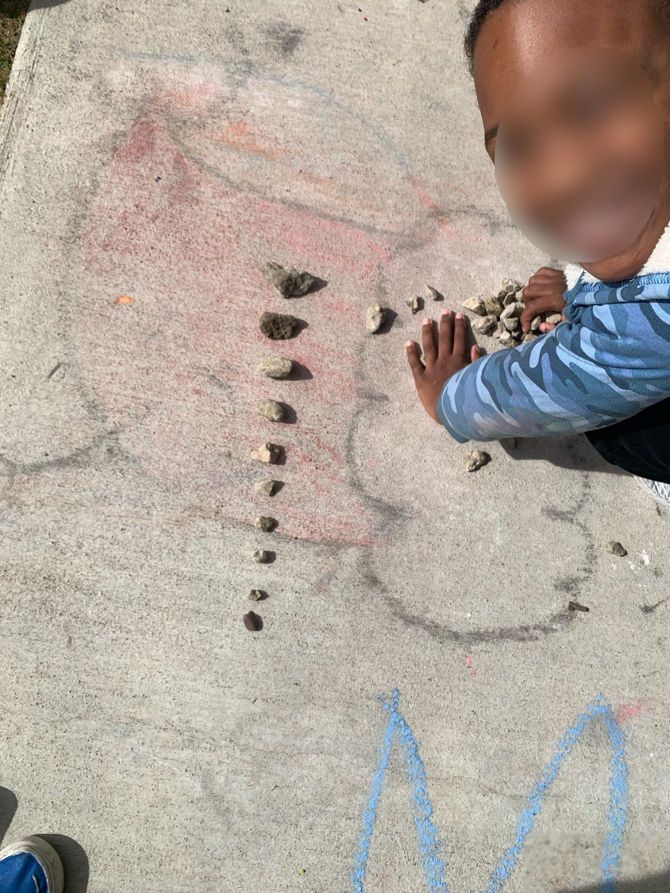 Loose parts play — outdoor counting and sorting